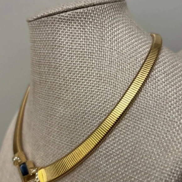 Vintage Christian Dior Elegant Gold Necklace with Deep Blue Detail - Picture 3 of 6